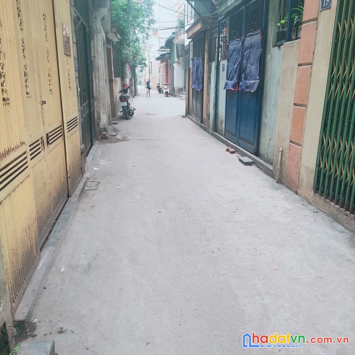 Bán nhà mới- 4t 55m2- giá 3tỷ65  dân trí cao khu cán bộ học viện hậu cần.