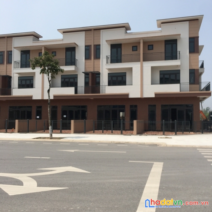 Bán nhà 3 tầng trục phố kinh doanh sầm uất nhất khu đô thị centa city thành phố từ sơn gần ngay hà