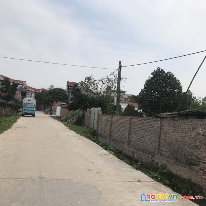 Chủ nhà rất cần tiền nên muốn bán gấp lô đất bìa làng ninh môn, hiền ninh, sóc sơn