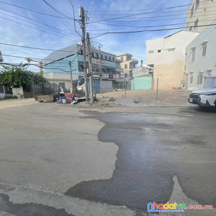 Đất phù hợp xây khách sạn gần biển nha trang lô gốc 2 mặt tiền giáp mặt đường 30m