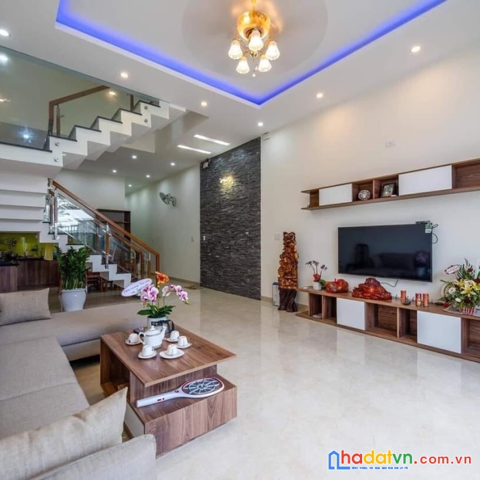 Bán nhà phố hồng tiến, 50m2, nhà đẹp ở ngay, nhỉnh 4 tỷ