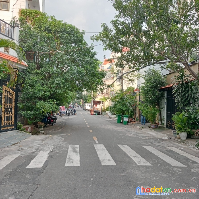 Hẻm xe hơi  - nhà ở hậu – 5 tầng  - dt 42m2 - quận 10 – 13.700 tỷ