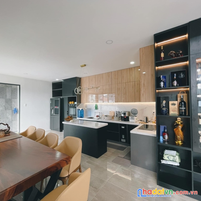 Bán nhà lạc long quân, ô tô tránh, 73m2 x 7t thang máy, 17 tỷ, lh 0886288810