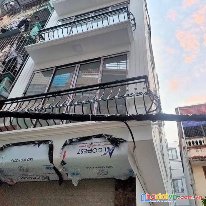 Nhà cực đẹp, nội thất tiền tỷ phố thái hà đống đa 49m2, 5 tầng giá 8. tỷ