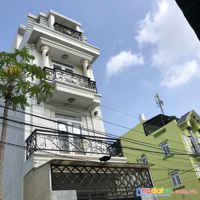 Hẻm xe hơi nhà mới 3 tầng đường ụ ghe 5.65 tỷ tam phú