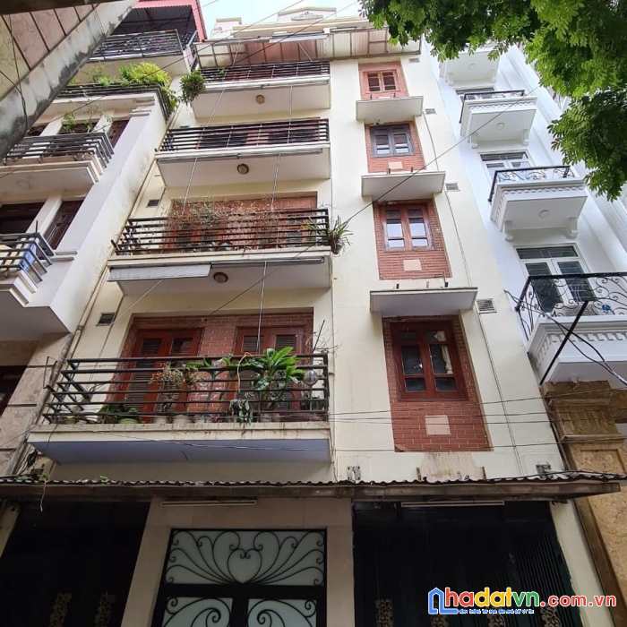 Nhà đẹp ở ngay gar a ô tô phố nguyên khang trung yên 9 cầu giấy hà nội 18 tỷ.