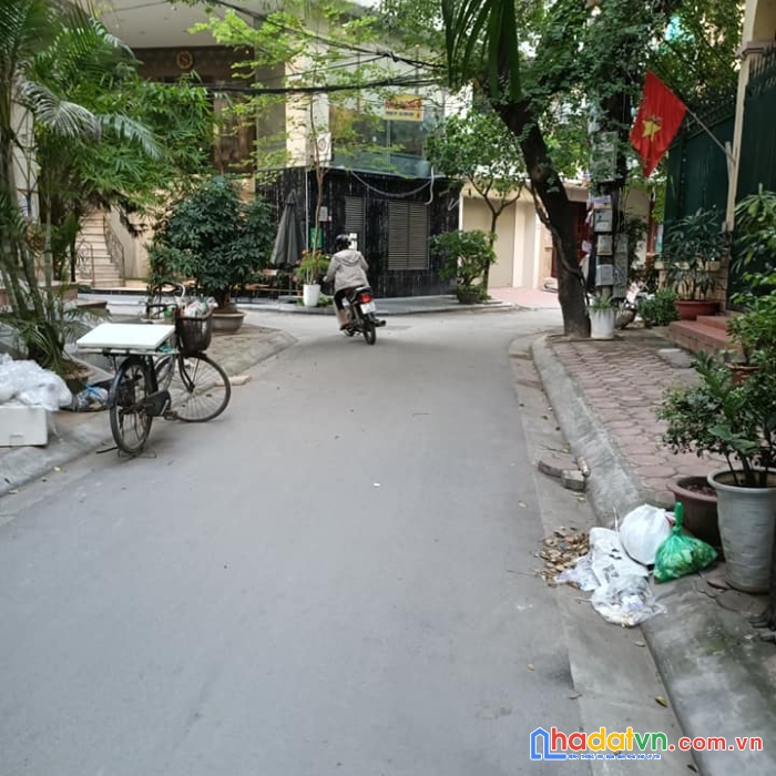 Bán nhà hoàng quốc việt 21.5 tỷ x 79m2, mt 7.7m  ô tô , phân lô, hiếm.