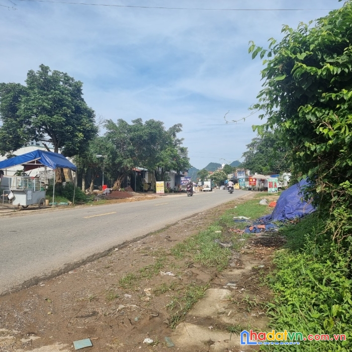 Diện tích 2.835m2 có 400m2 thổ cư, sổ đỏ công chứng