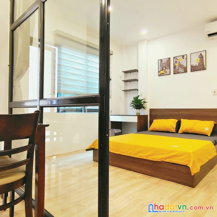 Cần bán tòa nhà chung cư mini tại đường cầu giấy, nhà đẹp, ngõ nông, gần phố, doanh thu rất cao.