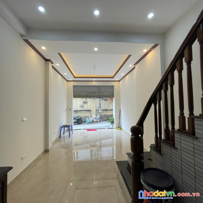 Bán nhà cầu bươu, 33 m2, 6 tầng, mt3,9, giá 3,65 tỷ. ô tô đõ cửa, nhà mới kính kooong.