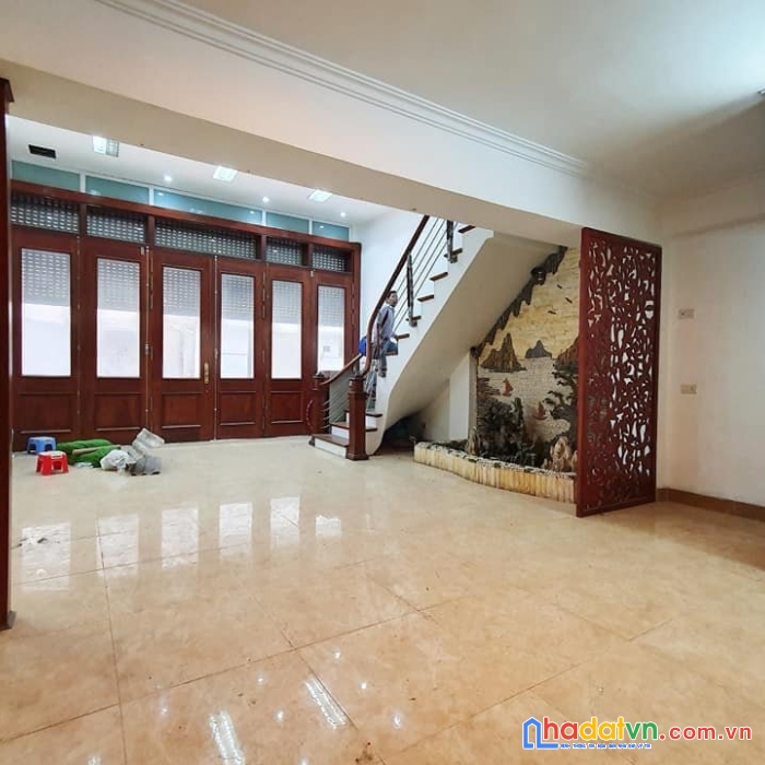 Bán nhà hoàng quốc việt-cầu giấy-55m2-giá 4.8 tỷ-kinh doanh nhỏ-lô góc-ngõ thông-ô tô