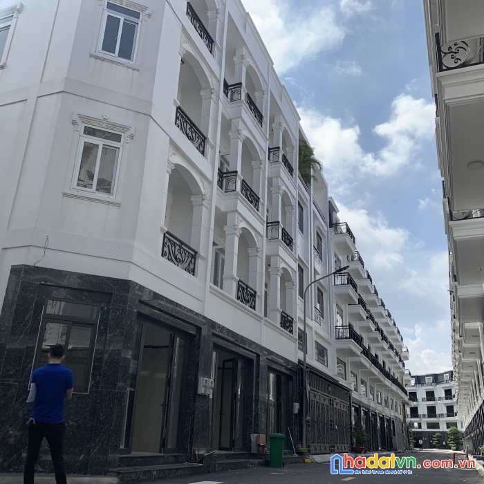 Nhà siêu mới siêu đẹp ngay ngã tư ga. giá cực tốt