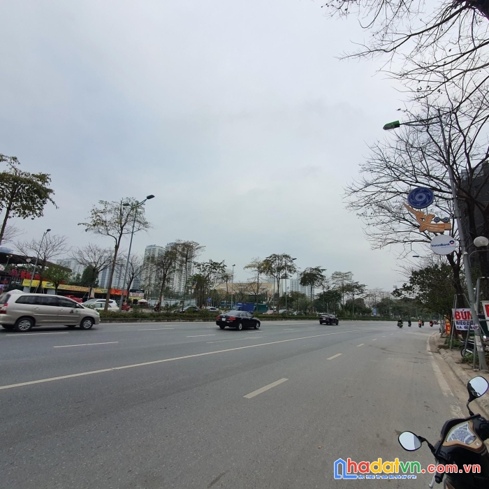 Bán nhà mặt đường võ chí công, thông số vàng để xây khách sạn, văn phòng. toạ lạc tại mặt phố lớn