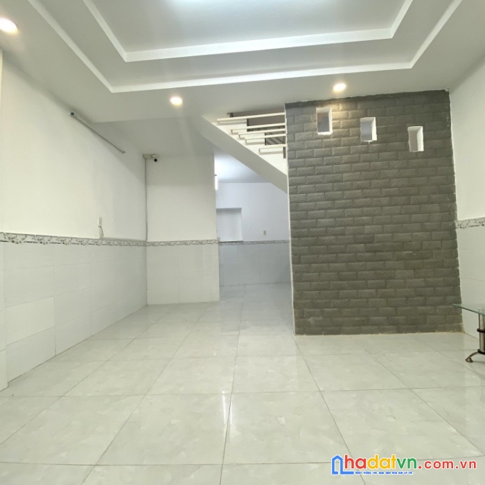 Nhà mới phạm văn hai 45m2 tân bình, 2 tầng, hẻm 4m giá sốc 100tr/m2