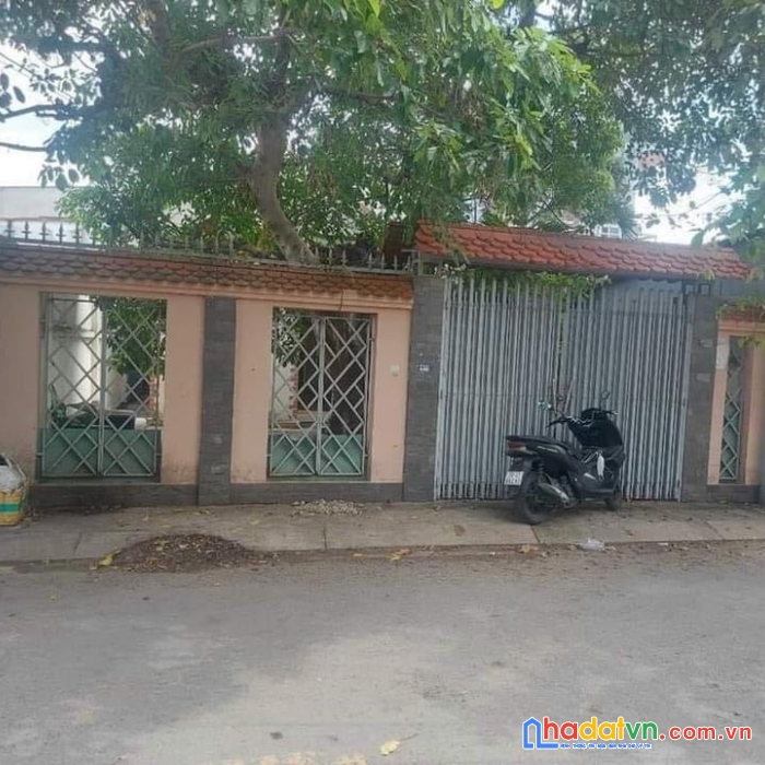 Nhà mặt tiền bán biệt thự ,ấp đông 1 ,hóc môn ,giá siêu rẻ 8,1 tỷ