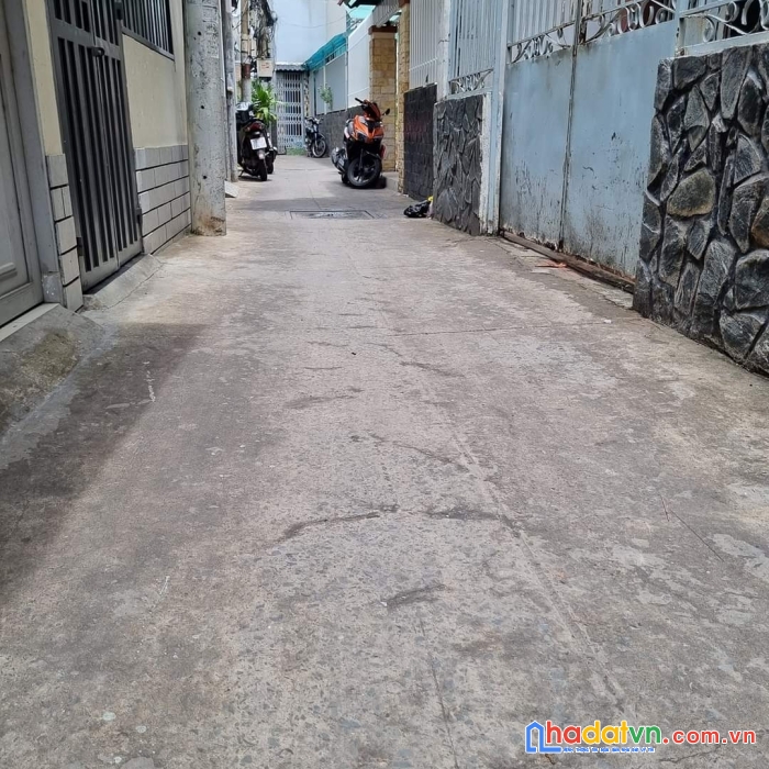 Bán nhà hẻm ăn theo đường số, không qua hoạch, cách hxh 20m