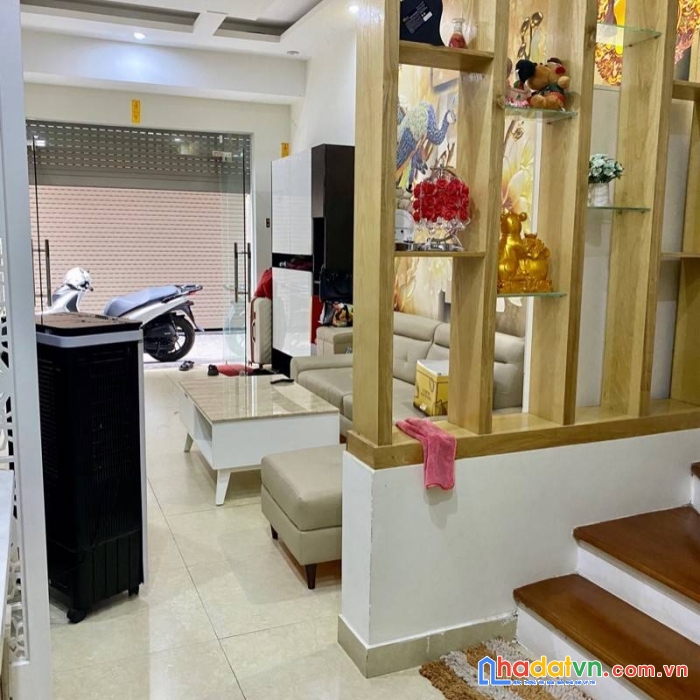 Cần bán gấp nhà mới xây 5 tầng ngõ 68 cầu giấy.sổ đỏ chính chủ