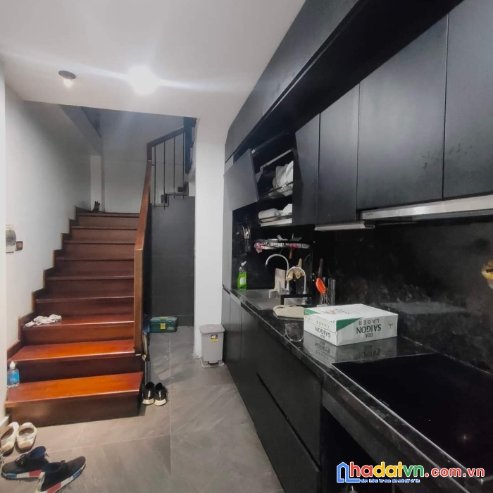 Mặt phố, yên hoa, 60m x 4 tầng, mt 6 m, giá 13.5 tỷ.