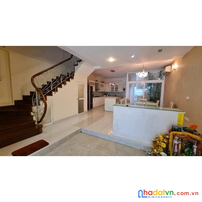 Biệt thự mặt phố xuân diệu 140m x 5 tầng, mt11m, giá 43 tỷ.