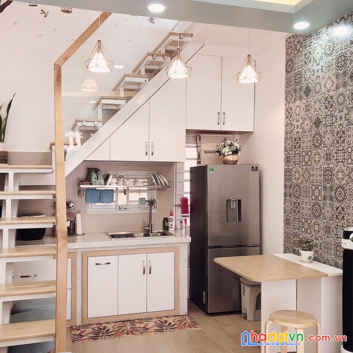 Bán nhà lý thường kiệt- 4 tầng-hẻm xe hơi- giá nhỉnh 4 tỷ.