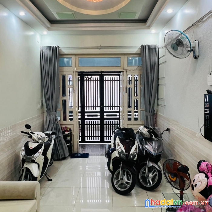Nhà mới xây 2 mặt hẻm cống lỡ p15 tân bình 3 lầu 4 phòng ngủ đẹp giá 5,75 tỷ 0961006186