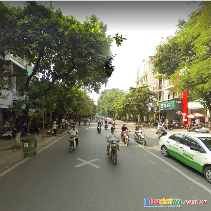 Bán nhà phố huế, hai bà trưng: 240m2, mặt tiền 10, giá thỏa thuận