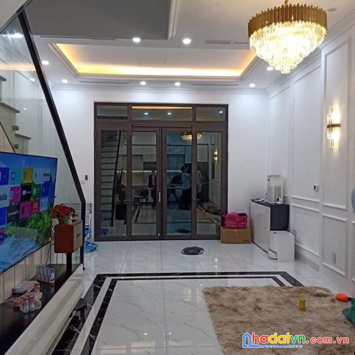 Cần tiền bán gấp nhà phố ái mộ, 48m2, 5t, tặng nội thất, nhỉnh 4 tỷ