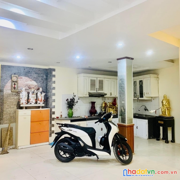 Bán nhà 4 tầng ngõ 143 kim mã, giá 3.5 tỷ.