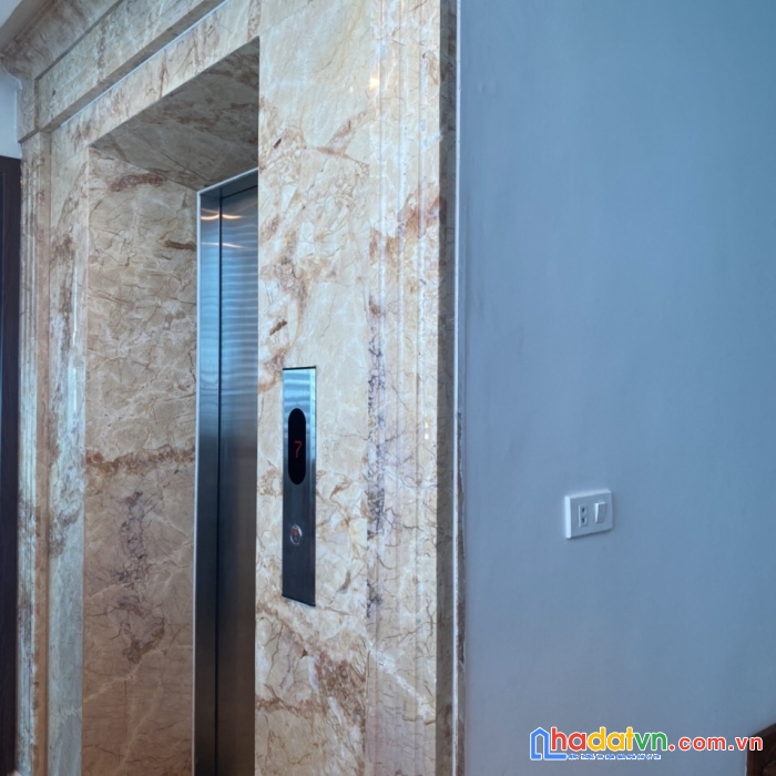 Bán nhà mặt phố yên hoa - diện tích 100m - mt6 m - giá 4x tỷ - lô góc