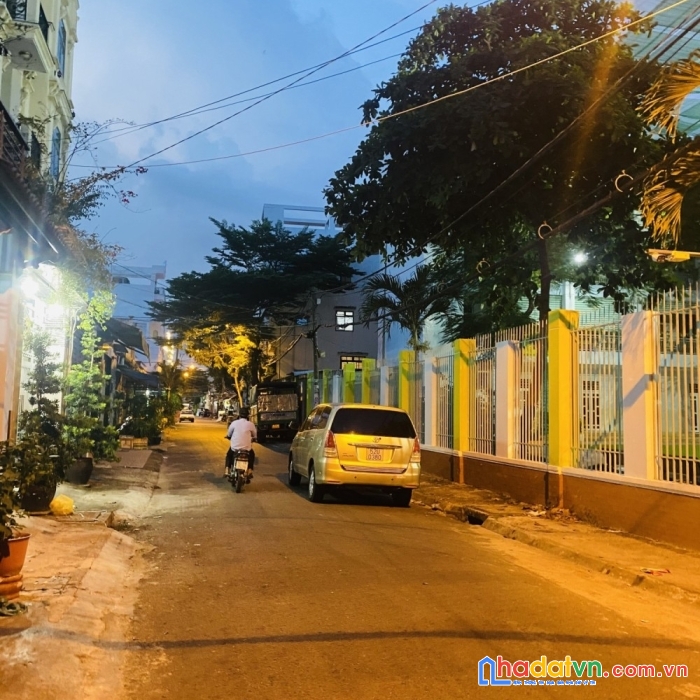 Bán nhà hẻm thông gò dầu tân phú , ôtô vào nhà, 84m2 , 2 tầng ,9tỷ2 tl