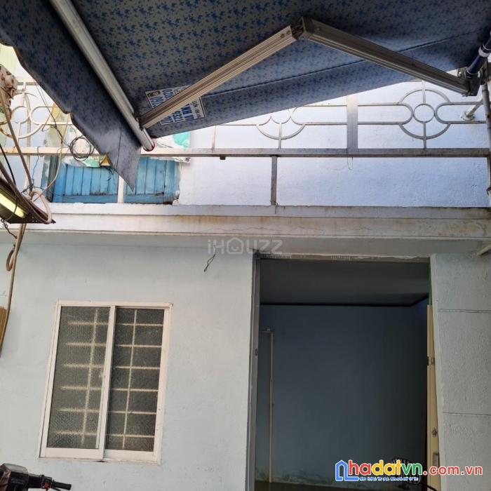 Bán nhà bến vân đồn - 18m - 2 tầng - 1,6 tỷ - không quy hoạch, lộ giới