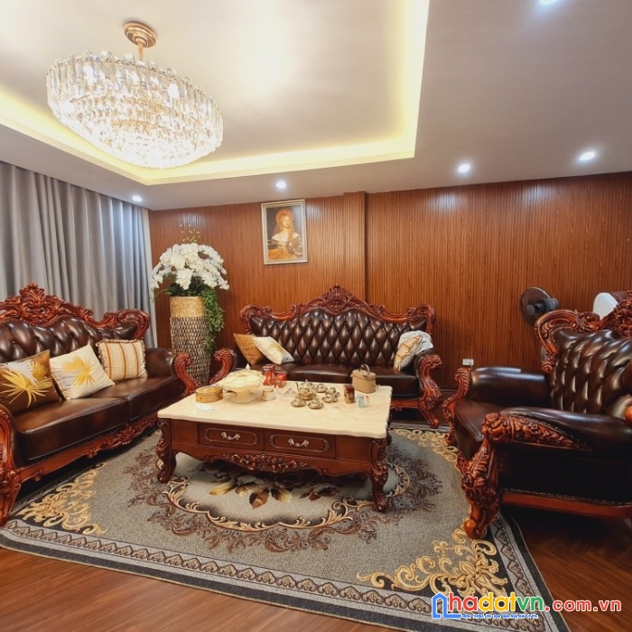 Bán nhà gấp kđt thành phố giao lưu 300m2, 5 tầng, mt 10m, giá 51 tỷ.