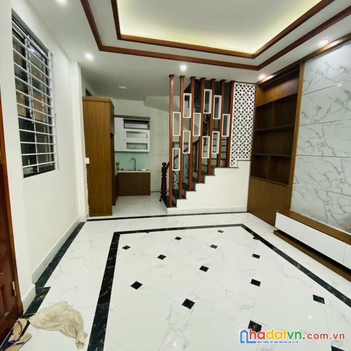 Gấp!!! bán nhà phố bạch mai xe ba gác đỗ cửa, mặt tiền khủng 8.6m, nhà mới tinh, dọn đồ vào ở luôn.
