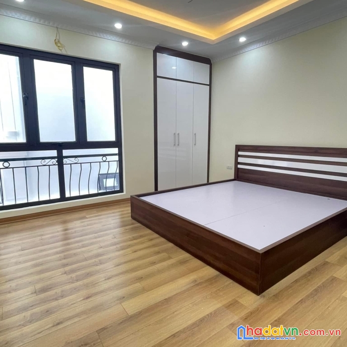 Nhà phố trạm đẹp long lanh, 30mx5 tầng, ô tô đỗ cửa, giá 3,3 tỷ