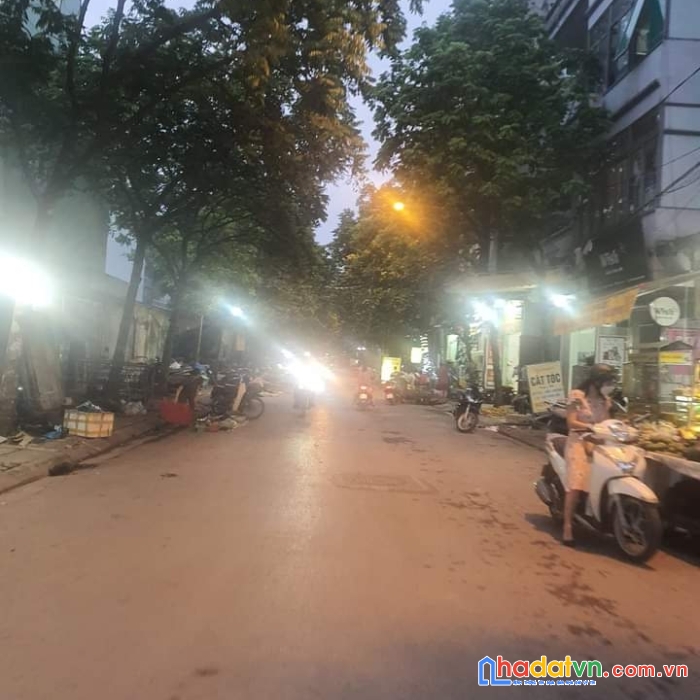 Bán đất  dịch vụ phố xa la,  50m2 , kinh doanh tốt, 3 ô tô tránh,  giá 7.45 tỷ