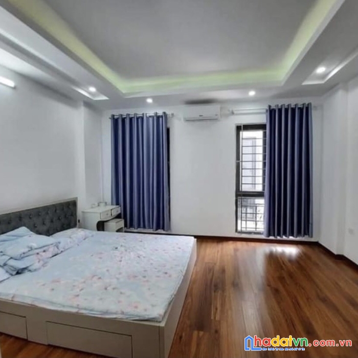 Vỡ nợ bán gấp mặt phố cầu giấy, dt gần 300m², giá hạt rẻ chưa đến 100 tỷ