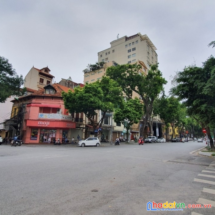 Cần tiền, bán gấp nhà mặt phố q. hoàn kiếm, 99m2, nội thất xịn, chỉ 26.8 tỷ (hơn 250tr/1m2).