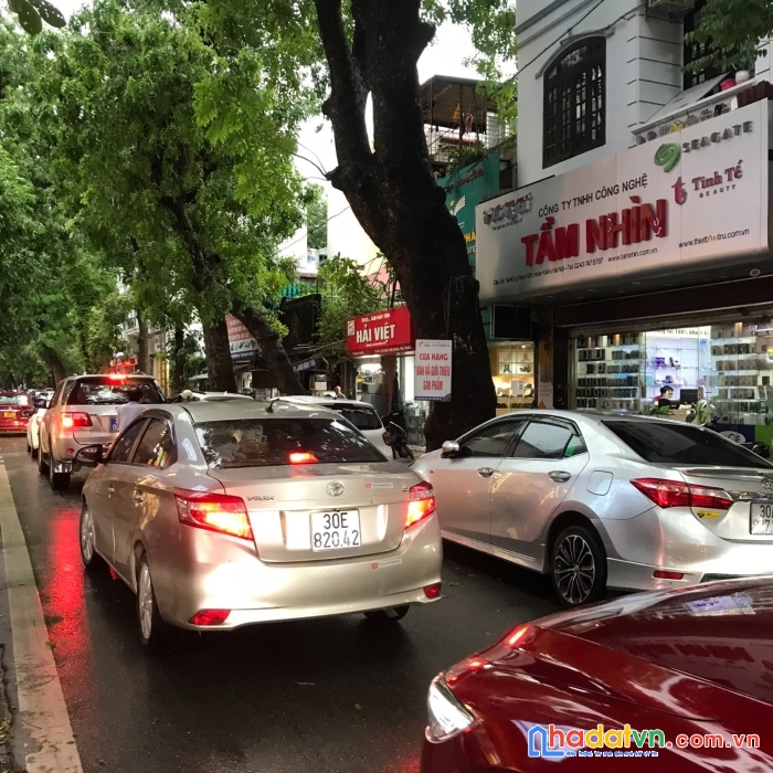 Ô tô đỗ cửa – lô góc 4 tầng – khu vực rộng thoáng 50m2 – mát  như biệt thư sân vườn – lý nam đế