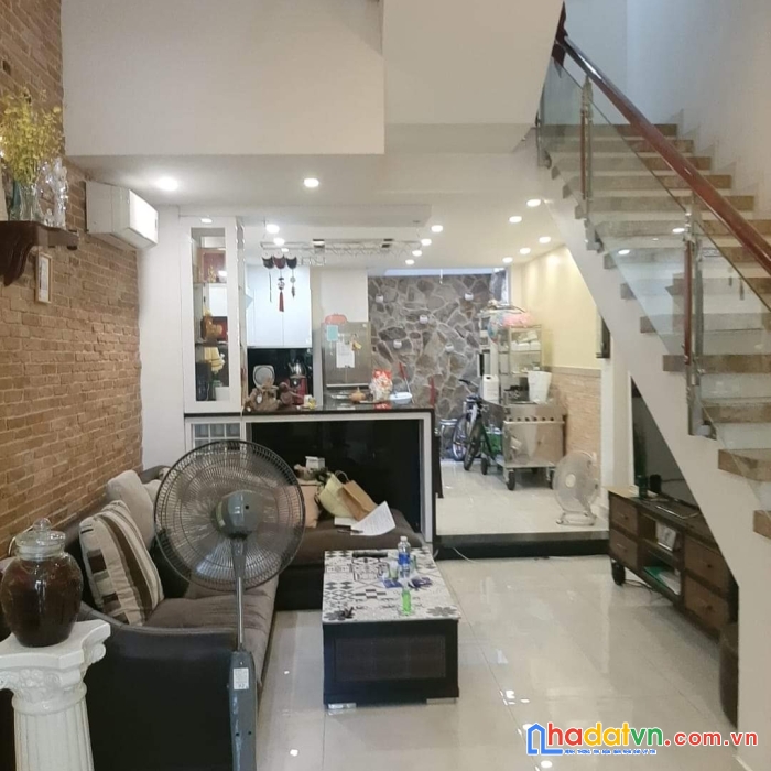 Mặt tiền đường số ngang 4x15m  nhà mới tinh có 13 tỷ hơn quận 7