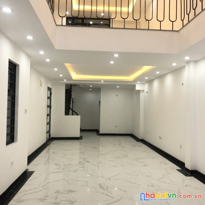 Bán nhà phố mai phúc cực hiếm, dt 82m2, 7 tầng, mt 4 m, giá nhỉnh 11 tỷ.