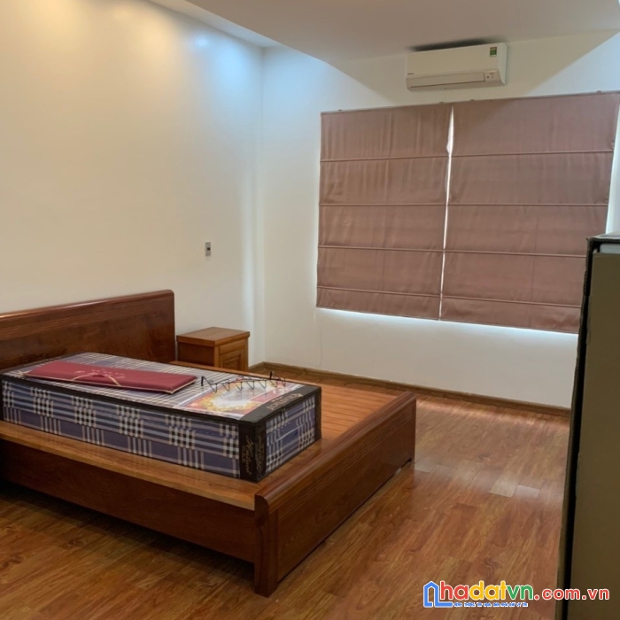 Bán nhà gấp trần quốc hoàn 64m2, 6 tầng, mặt tiền 4m2, giá 9,5 tỷ.