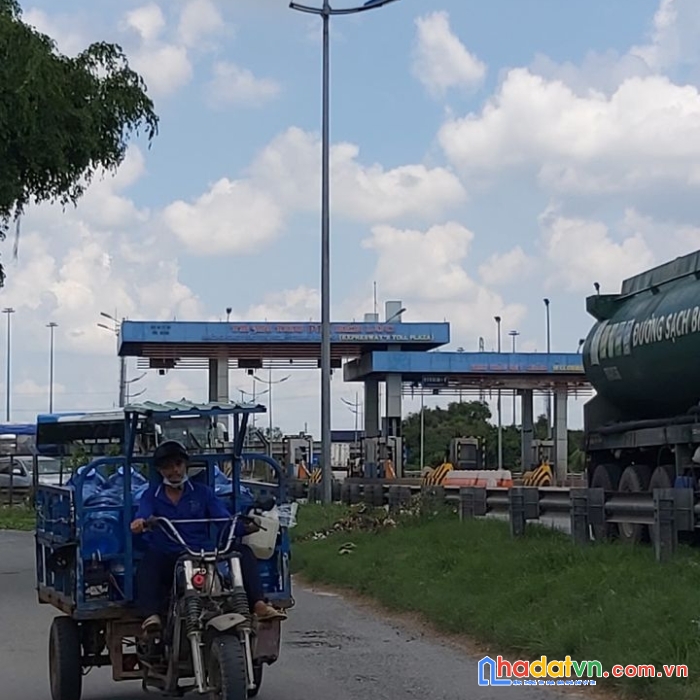 Cũng bán là đất nền bến lức nhưng nó lạ lắm