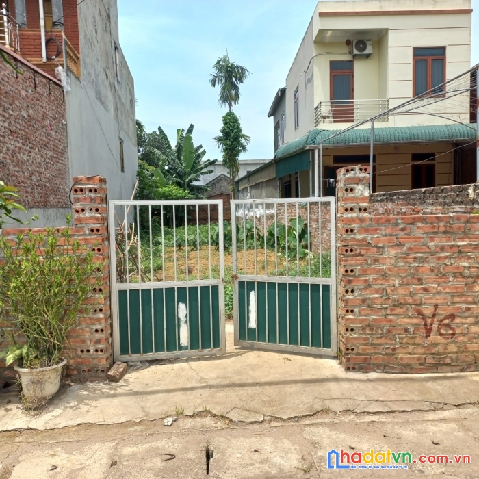 Lô đất tiện kinh doanh buôn bán  xe bus chạy qua cổng bám mặt đường nhự thôn 6 phú cát quốc oai