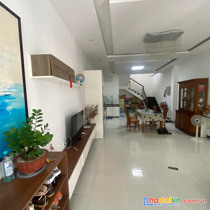 Nhà hxh, dt 4m5 x 14m, thống nhất ,p11,giá 7.5 tỷ tl