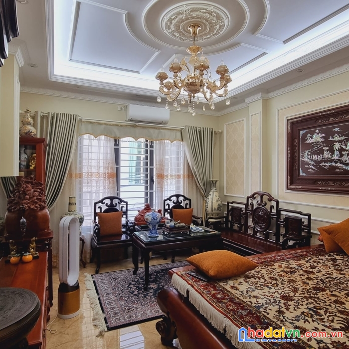 Bán nhà trần quốc hoàn 12.6 tỷ x 40m2, mt 4m,kinh doanh phân lô 2 mặt ngõ,  ô tô