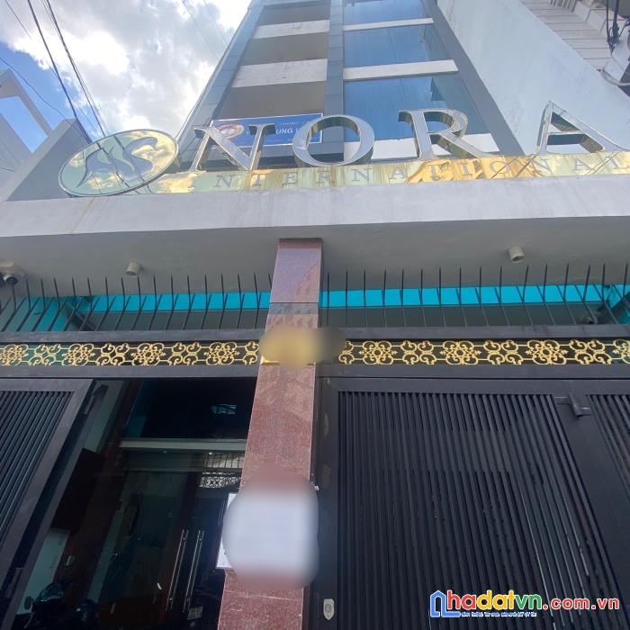 Sang thẩm mỹ có đầy đủ dụng cụ và trường dạy học q1