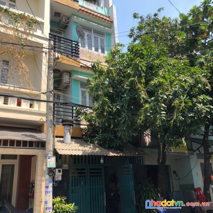 Bán gấp nhà mt đường nguyễn trường tộ, dt 4.2x19, đúc 3.5 tấm đẹp giá chỉ hơn 8 tỷ