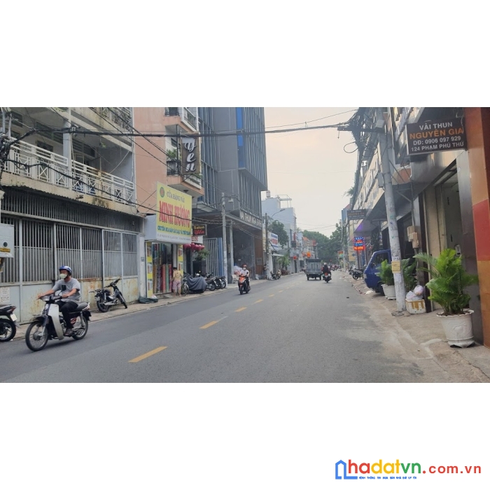 Nhà mặt tiền đất thánh, tân bình, 105 m2 * 3 tầng, 13 tỷ 500