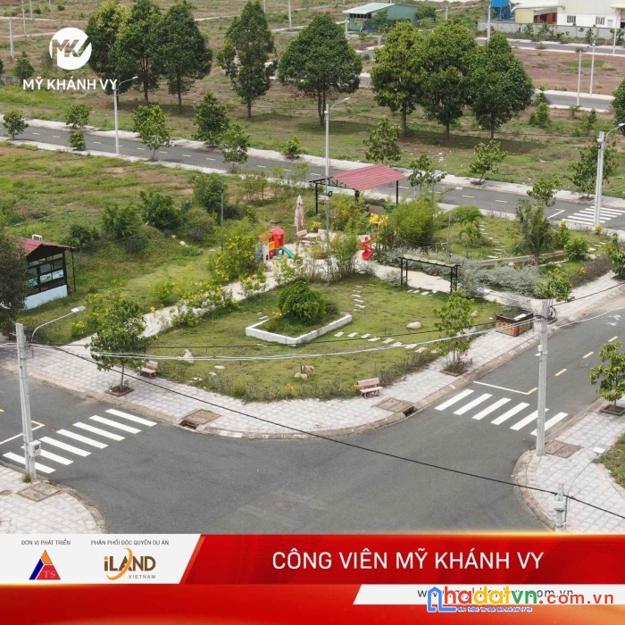 Nhà có việc cần bán gấp đất thổi cư góc 2 mặt tiền tại tt hành chính huyện đồng phú.