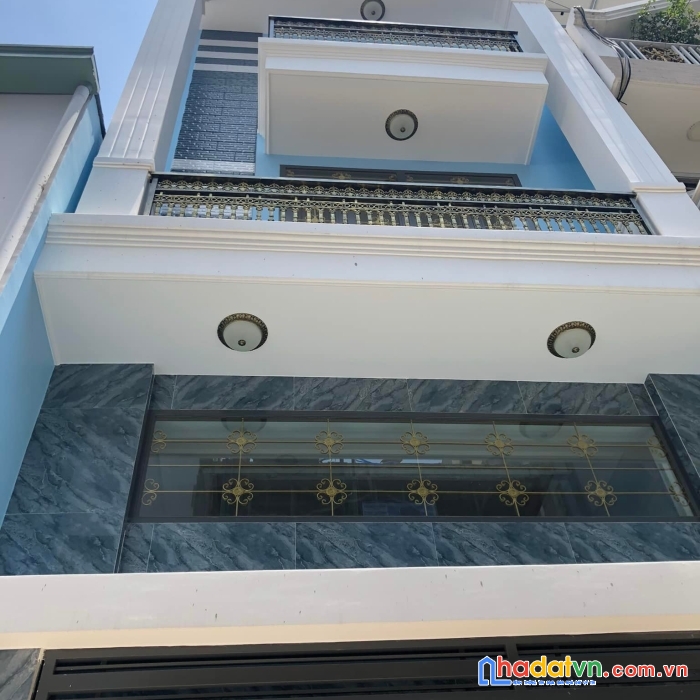 Bán nhà nguyễn thái sơn- xe hơi đậu cửa- ngay siêu thị  emart.